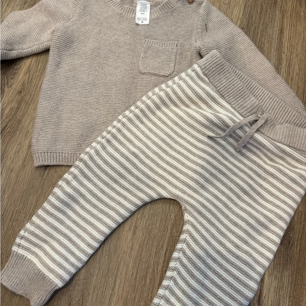 Carter's‎ Beige Knit Sweater with Pocket - Picture 3 of 4
